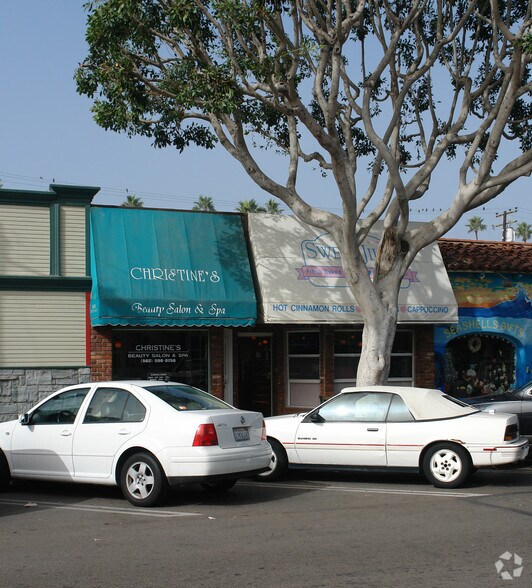 123123.5 Main St, Seal Beach, CA 90740