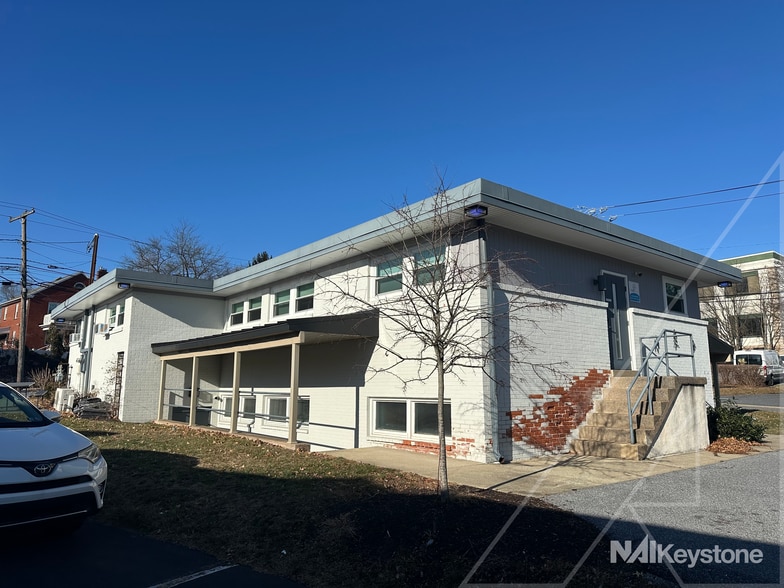 3301 Schoolhouse Ln, Harrisburg, PA for lease - Primary Photo - Image 1 of 19