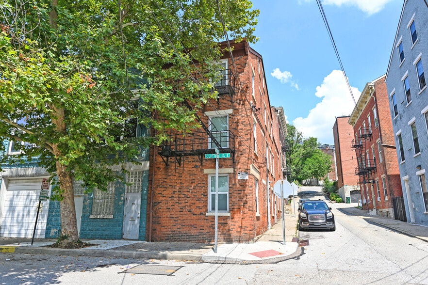 226 E Clifton Ave, Cincinnati, OH for sale - Building Photo - Image 1 of 37
