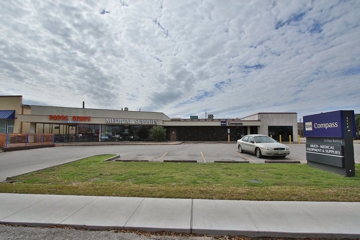 5313 Bellaire Blvd, Bellaire, TX 77401 Bellaire/Mapleridge Building