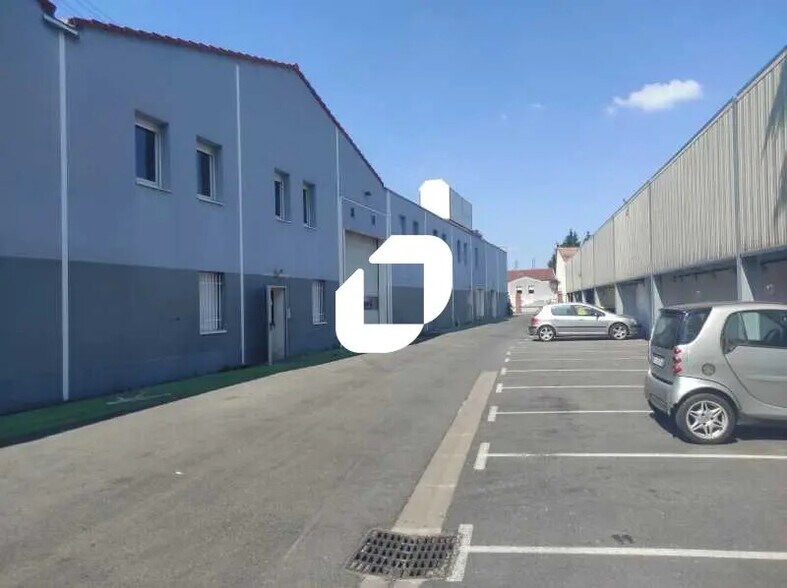 8-10 Rue Henri Dunant, Chevilly-Larue for lease - Building Photo - Image 1 of 17