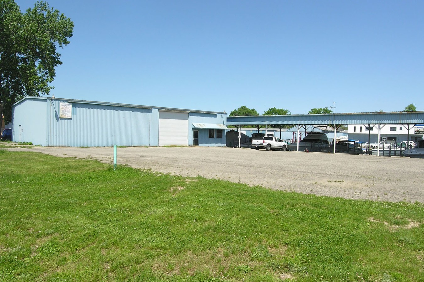 13500 N Gibraltar Rd, Gibraltar, MI 48173 | LoopNet