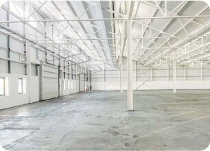 Burnetts Ln, Southampton for lease Interior Photo- Image 1 of 14