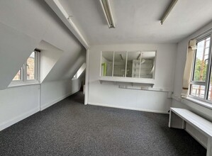 Gydynap Ln, Stroud for lease Interior Photo- Image 1 of 1