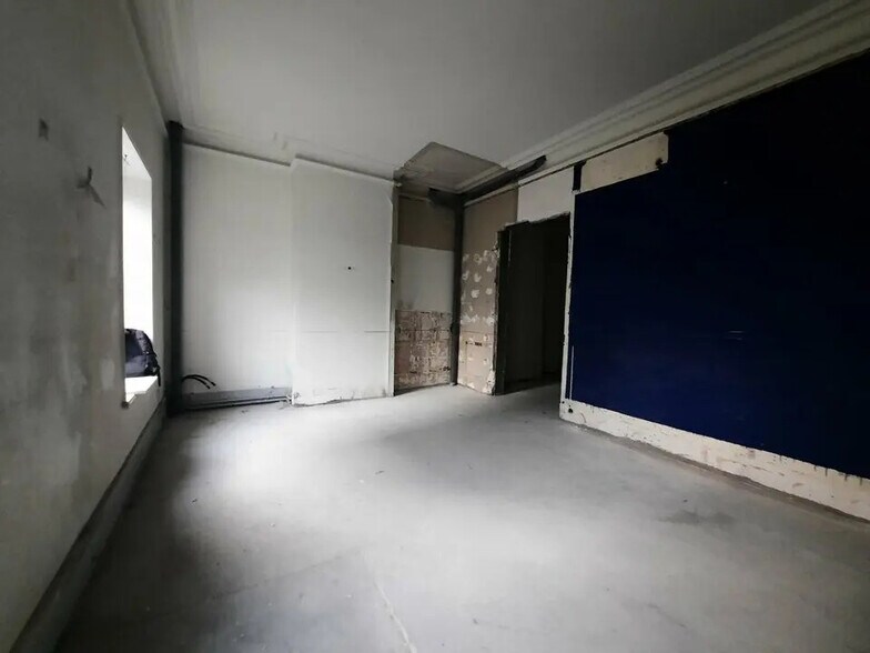 Office in Rouen for lease - Building Photo - Image 3 of 6