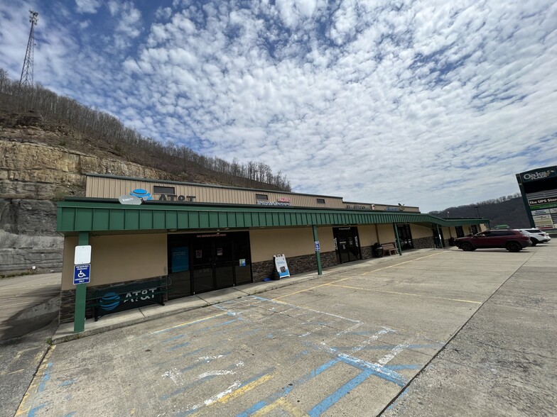 300-405 George Kostas Dr, Logan, WV for sale - Primary Photo - Image 1 of 1