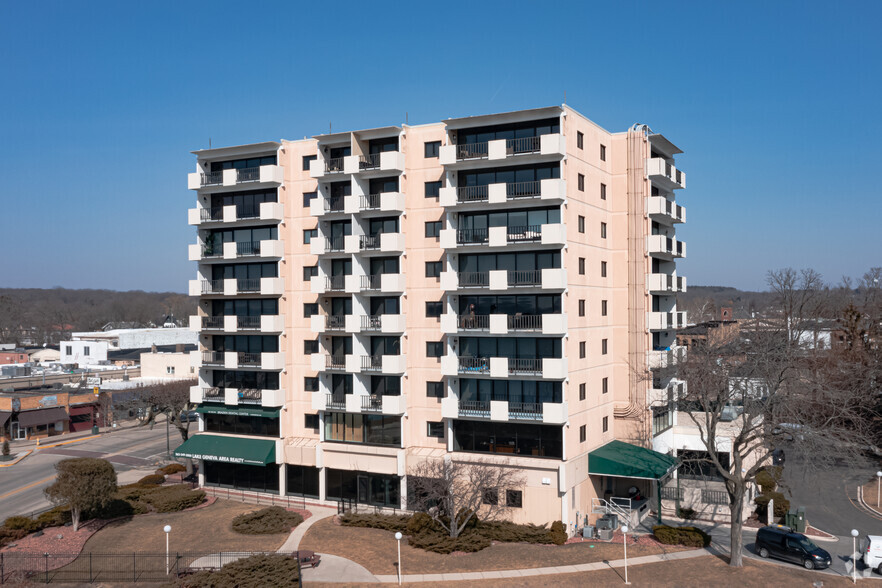 101 Broad St, Lake Geneva, WI for sale - Primary Photo - Image 1 of 1