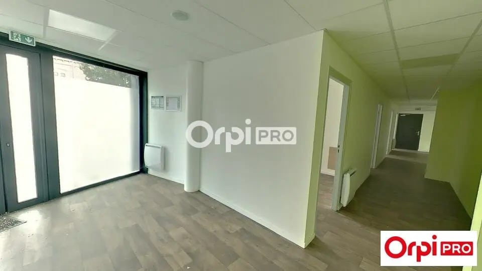 Office in Lille for lease - Interior Photo - Image 3 of 8