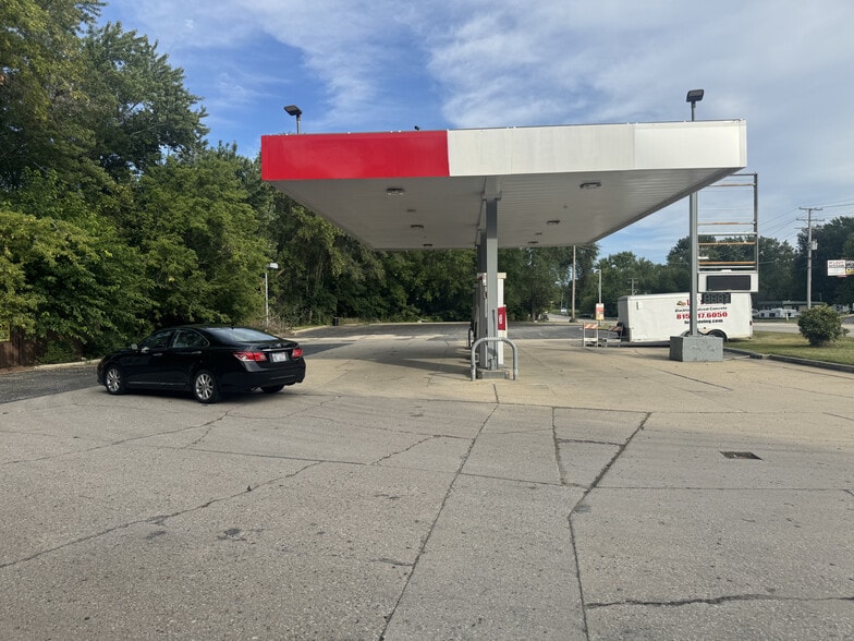 810 Rand Rd, Mchenry, IL for sale - Building Photo - Image 3 of 3