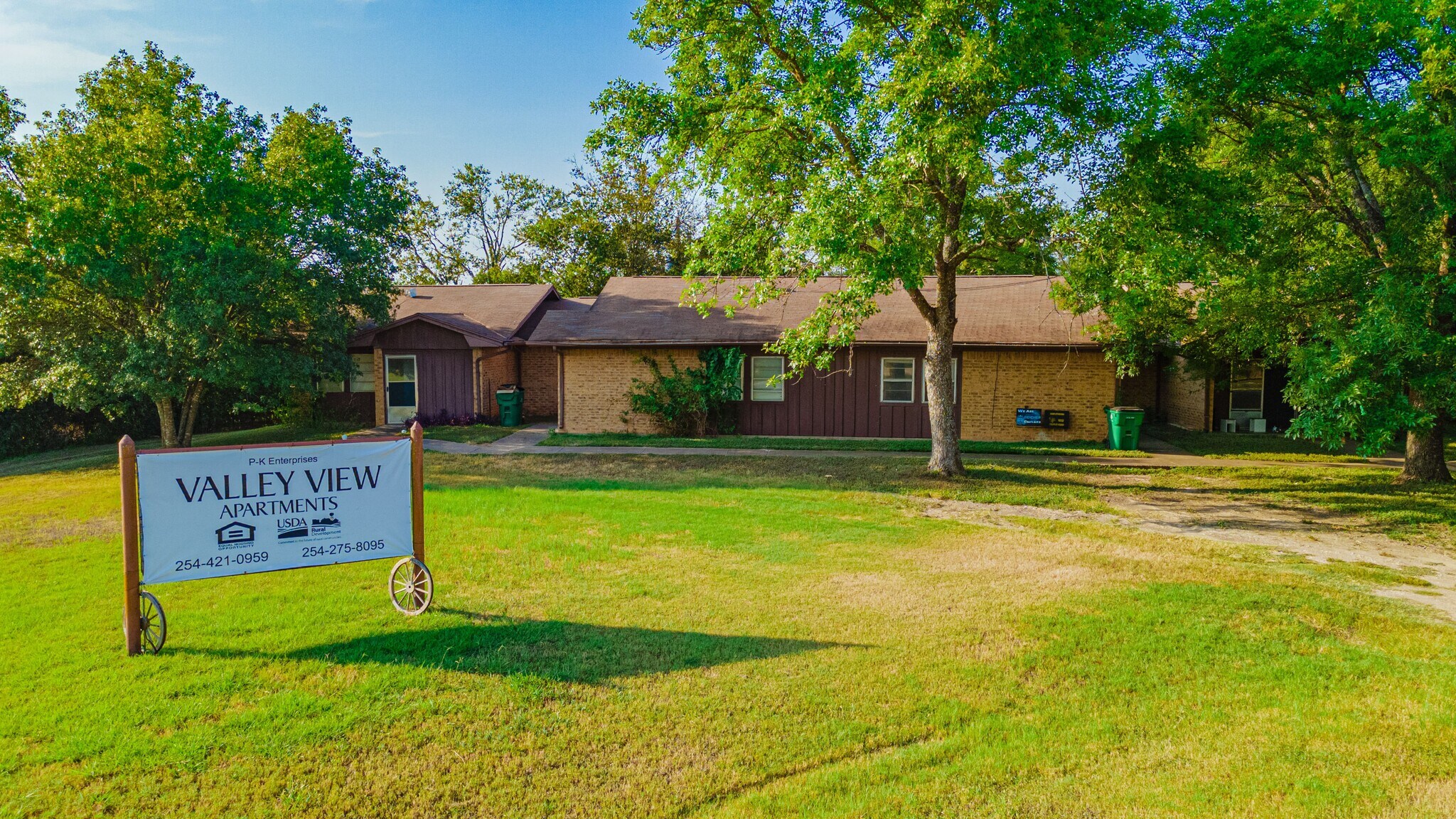 518 Cypress St, Lott, TX 76656 Valley View Apartments