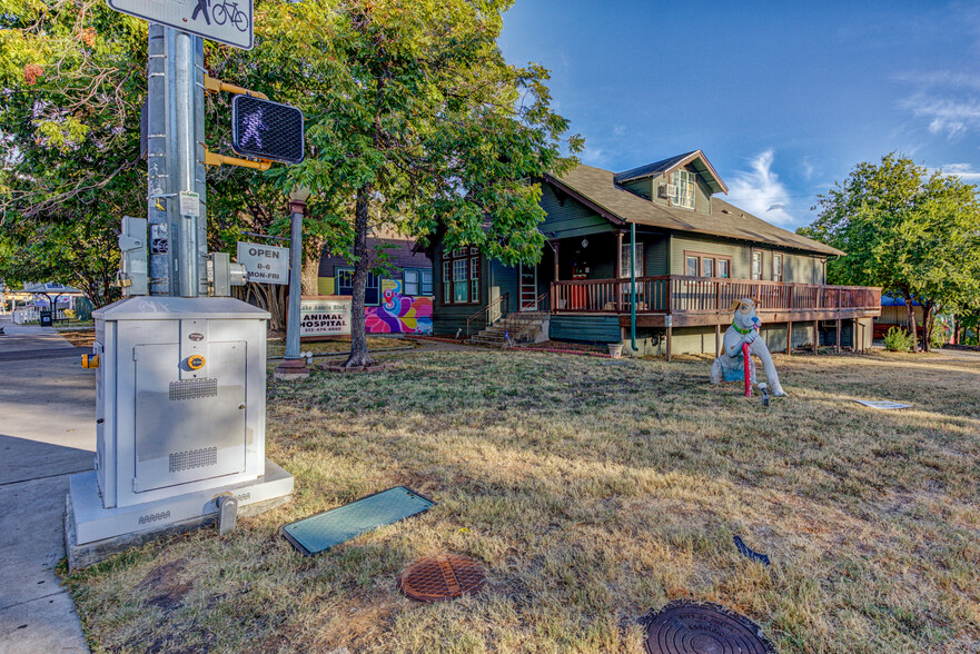 OLD WEST AUSTIN BUILDINGS & LOTS FOR SAL portfolio of 2 properties for sale on LoopNet.com - Building Photo - Image 3 of 24