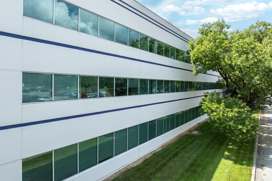 6851 Oak Hall Ln, Columbia, MD for sale - Building Photo - Image 3 of 5