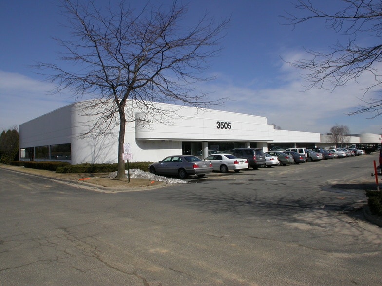 3505 Veterans Memorial Hwy, Ronkonkoma, NY for sale - Building Photo - Image 1 of 1