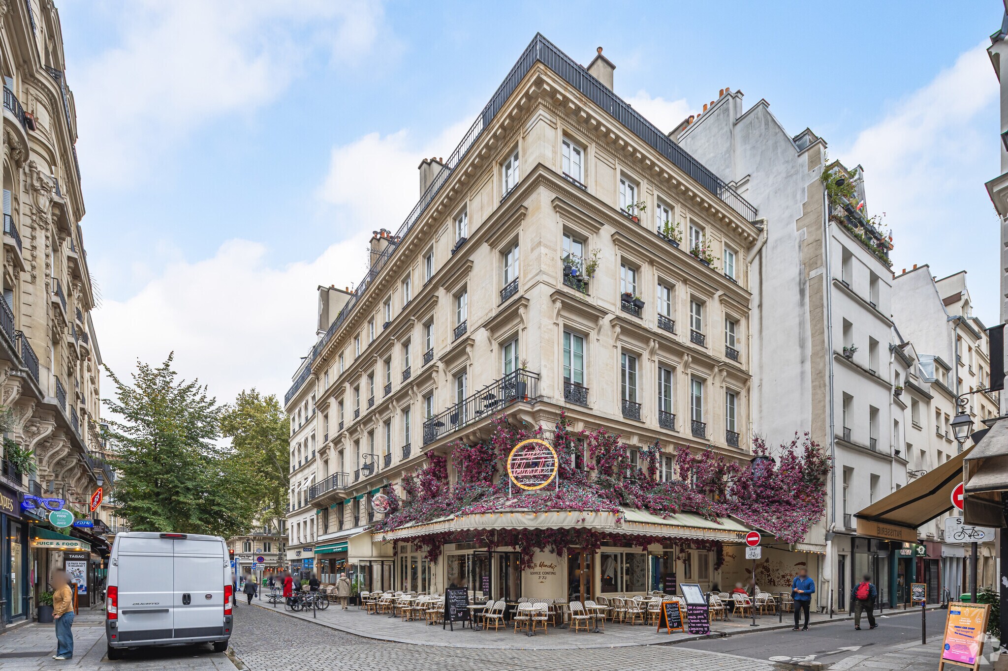 64 Rue Rambuteau, Paris for lease Primary Photo- Image 1 of 5