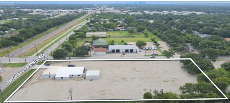 100 W Rock Island Rd, Grand Prairie, TX for sale - Primary Photo - Image 1 of 5