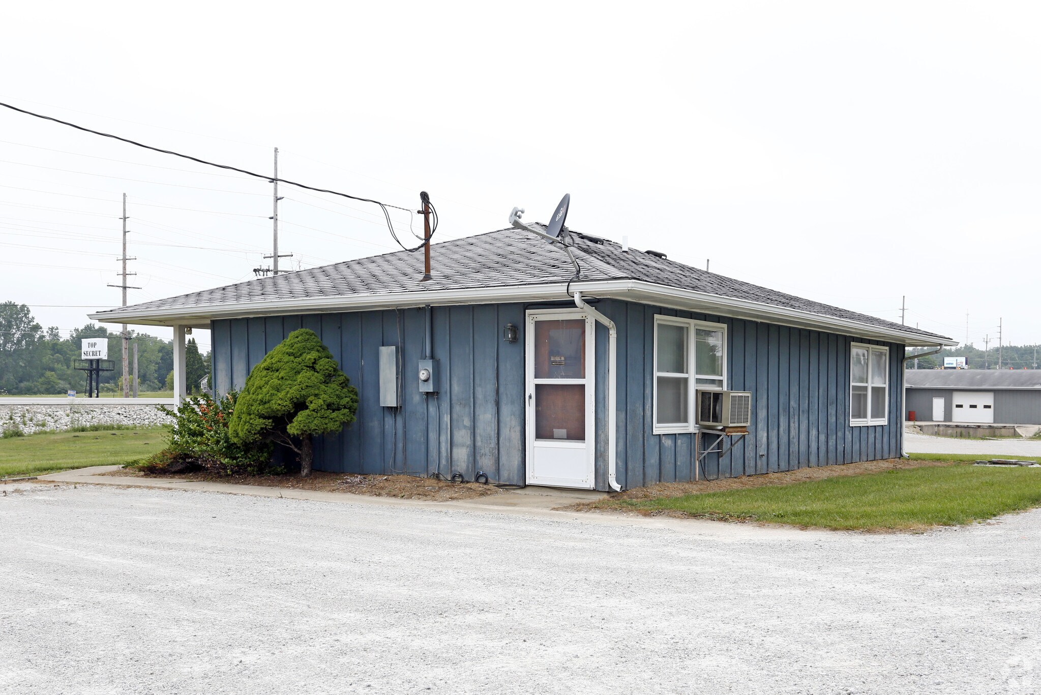 135 E Wendell Jacob Ave, Angola, IN for sale Primary Photo- Image 1 of 1