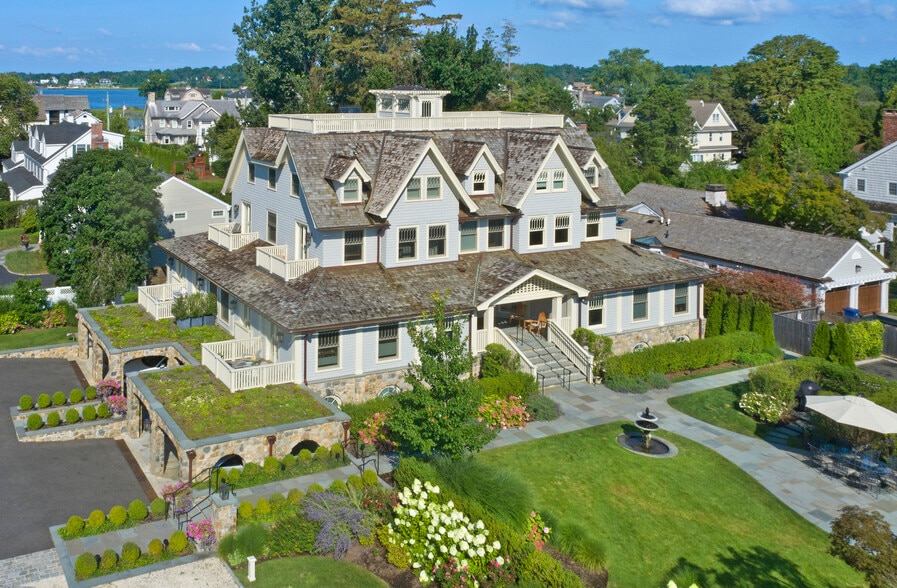 165 Shore Rd, Old Greenwich, CT 06870