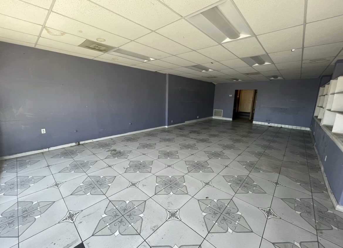 6451-6453 Van Nuys Blvd, Van Nuys, CA for lease Interior Photo- Image 1 of 2