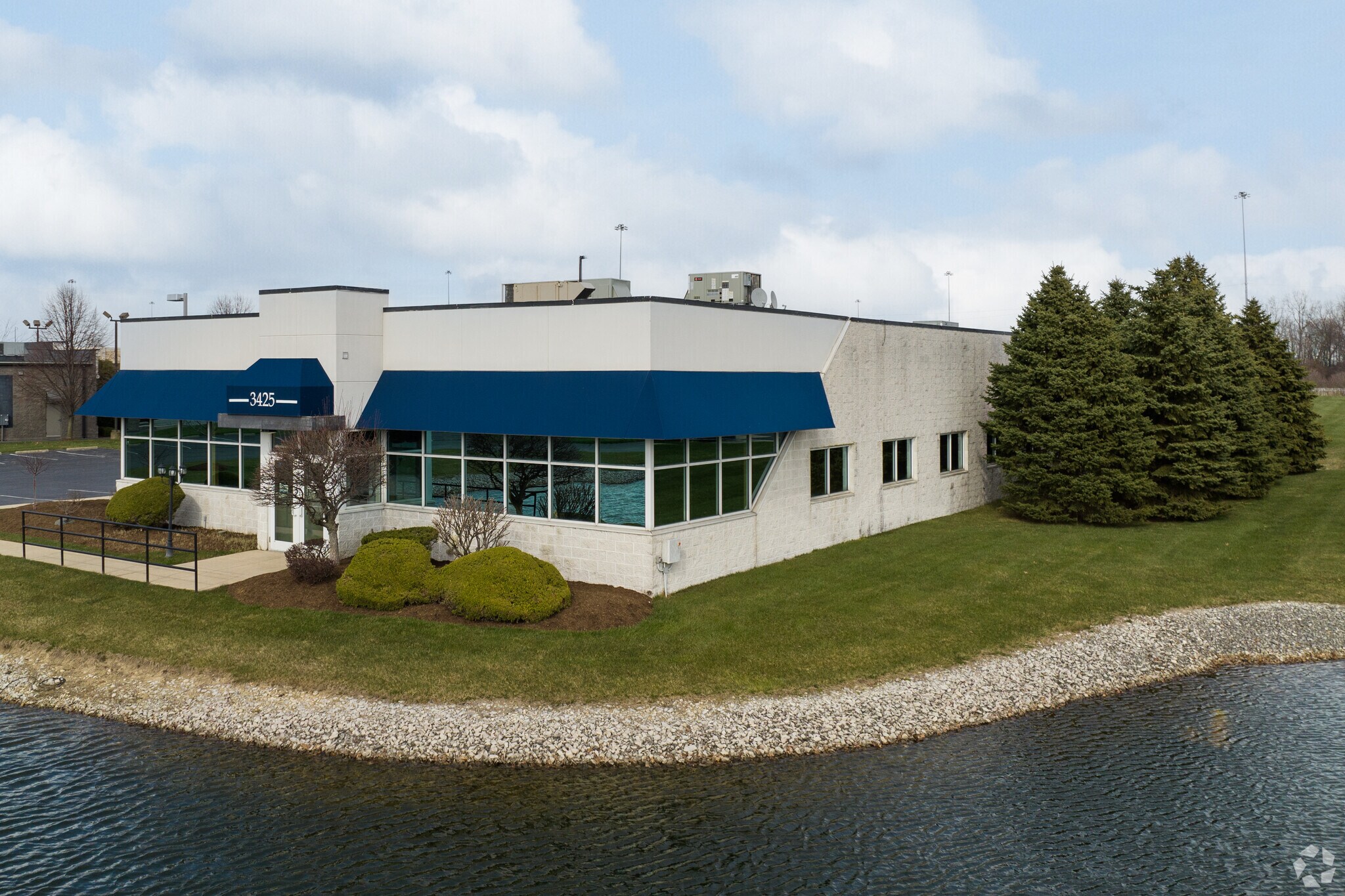 3425 Briarfield Blvd, Maumee, OH for sale Primary Photo- Image 1 of 1
