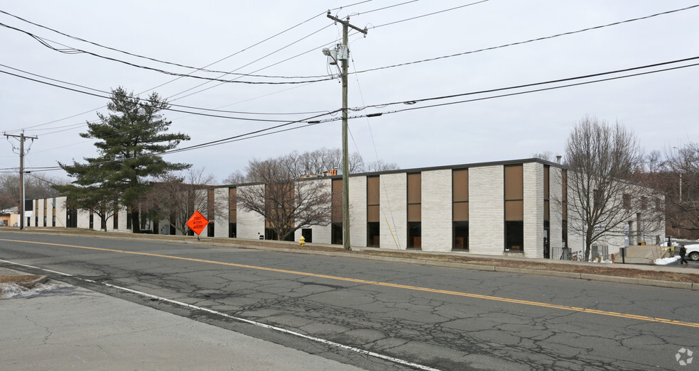 15 Starr Rd, Danbury, CT for sale - Primary Photo - Image 1 of 1