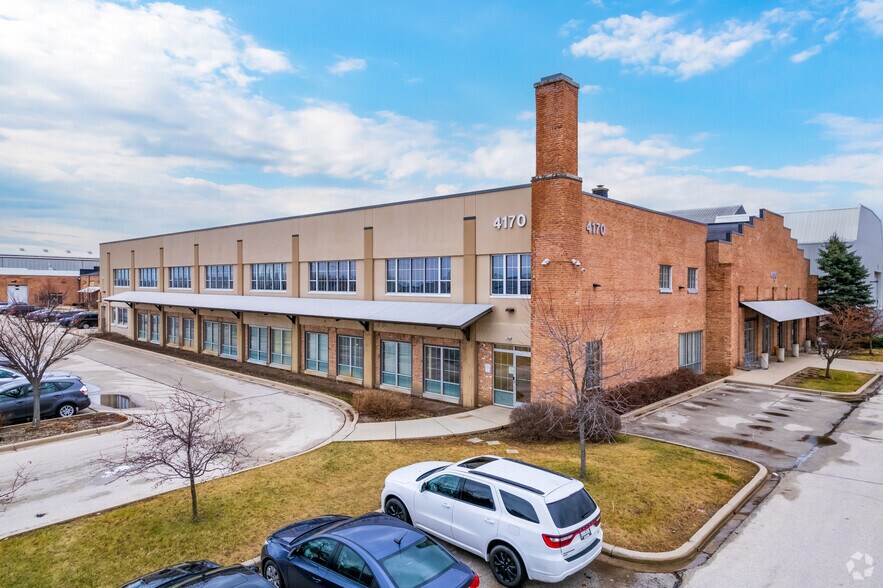 4160-4180 N Port Washington Rd, Milwaukee, WI for sale - Primary Photo - Image 1 of 1