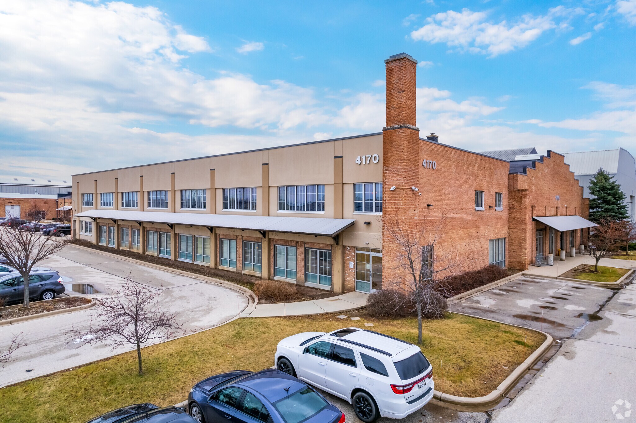 4160-4180 N Port Washington Rd, Milwaukee, WI for sale Primary Photo- Image 1 of 1