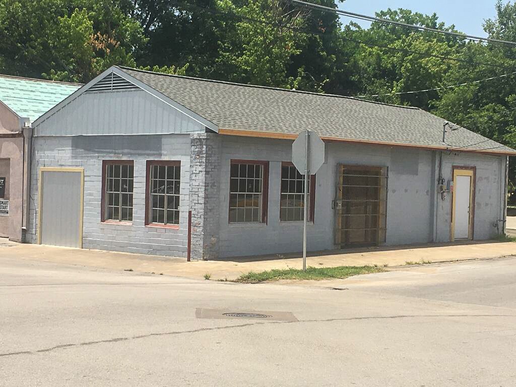 301 S Commerce St, Lockhart, TX for sale Primary Photo- Image 1 of 1