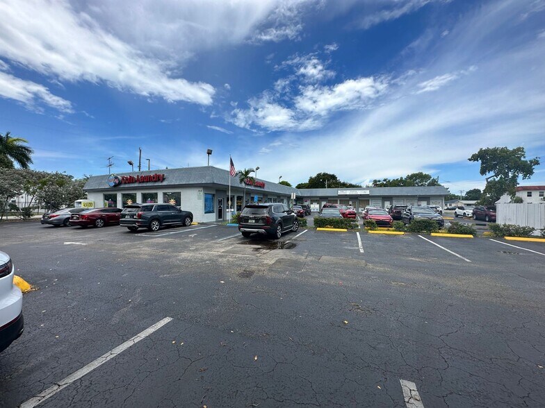 265 S Federal Hwy, Dania Beach, FL for sale - Building Photo - Image 3 of 19