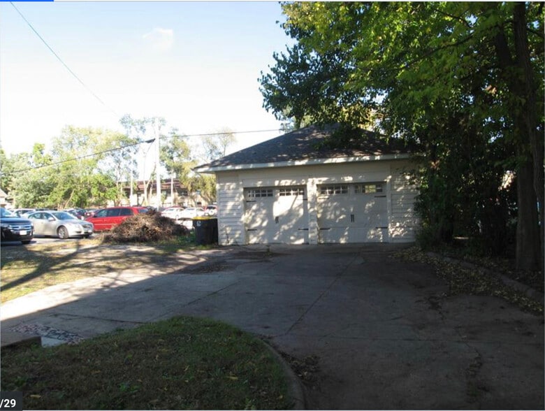407 N Grand Ave, Waukesha, WI for lease - Building Photo - Image 2 of 31