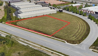 19501-19551 E. Appleway Ave. - The Point - Pub