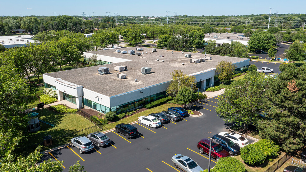 821-881 Parkview Blvd, Lombard, IL for lease - Building Photo - Image 2 of 16