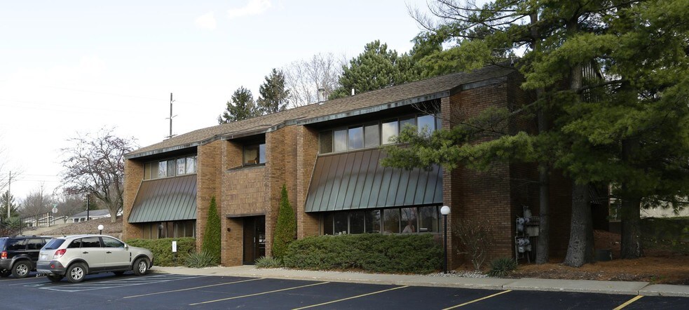 2730 5 Mile Rd NE, Grand Rapids, MI for sale - Primary Photo - Image 1 of 1