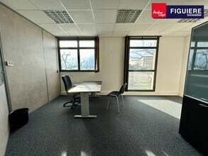 980 Rue Andre Ampere, Aix-en-Provence for lease Interior Photo- Image 2 of 4