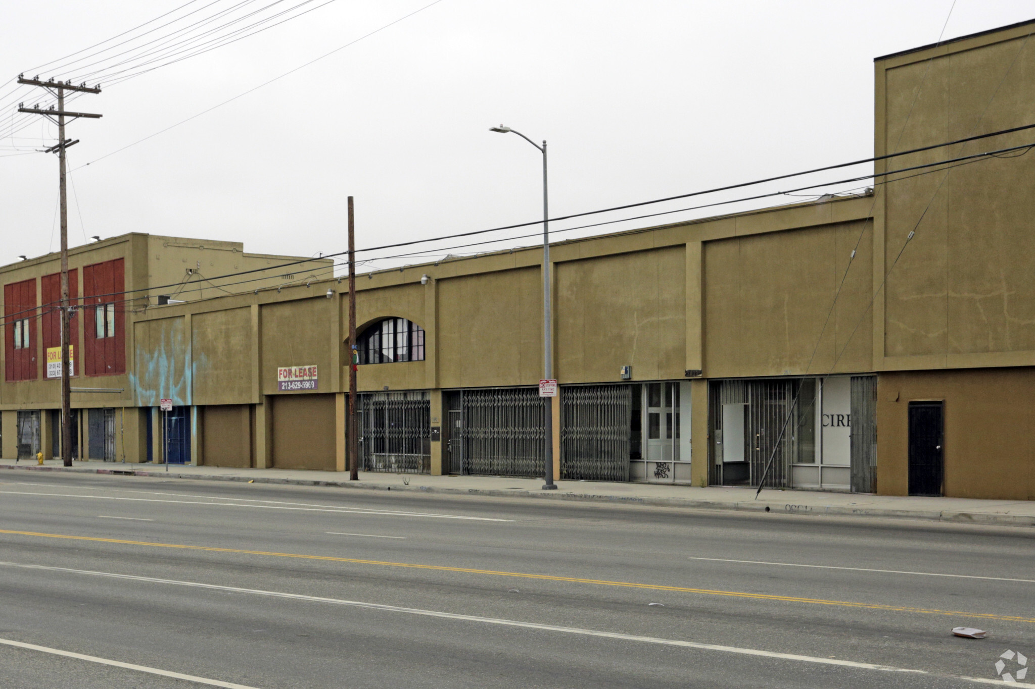 2015-2021 S Santa Fe Ave, Los Angeles, CA for lease Primary Photo- Image 1 of 8