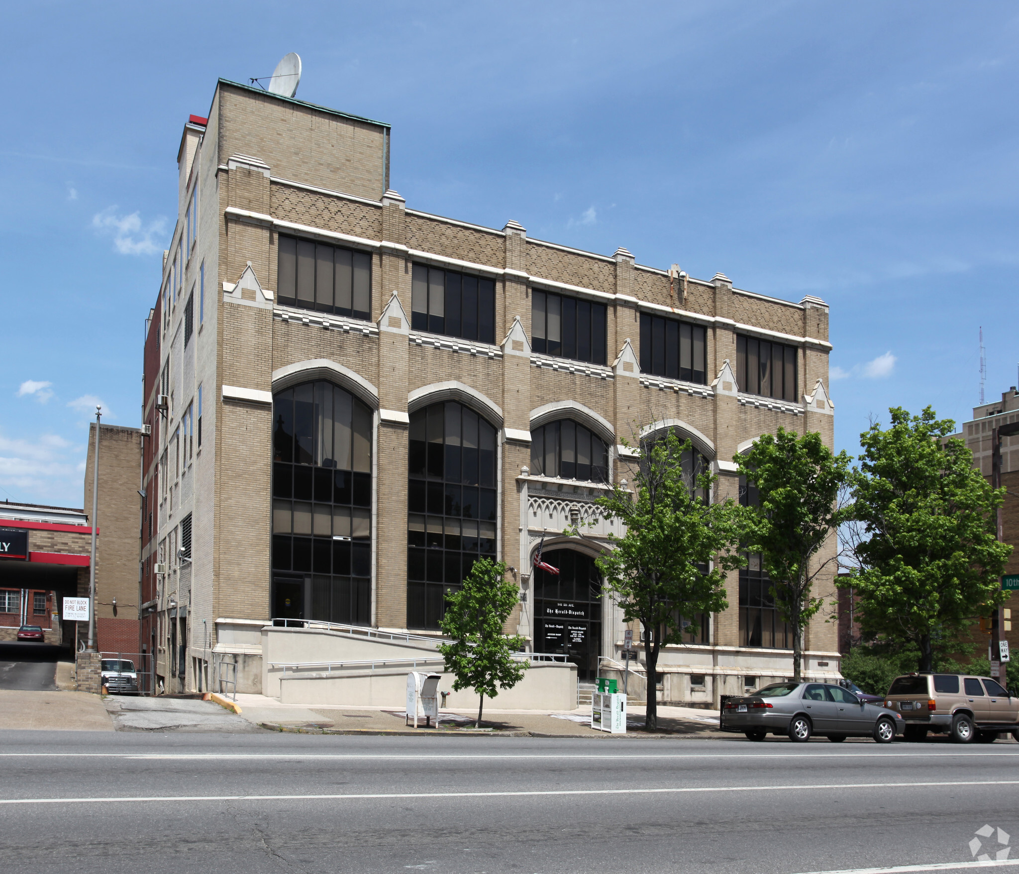 946 5th Ave, Huntington, WV for sale Primary Photo- Image 1 of 1