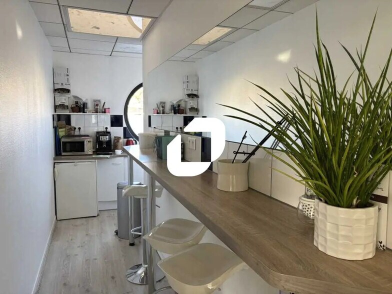 86 Rue Henri Depagneux, Limas for sale - Building Photo - Image 2 of 10