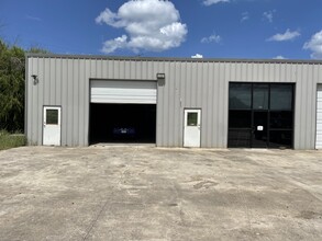 6500 W State Highway 46, New Braunfels, TX for lease Building Photo- Image 2 of 9