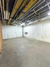 1020 Cedar Ave, St Charles, IL for lease Interior Photo- Image 2 of 3