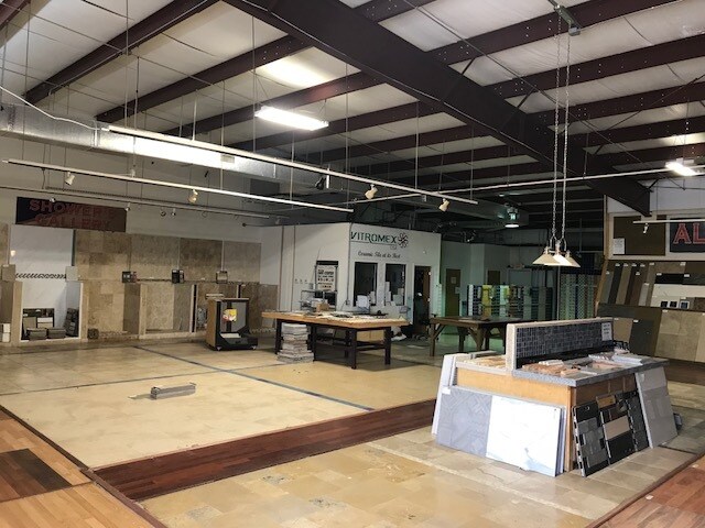 1101 W Ferguson Ave, Pharr, TX for lease Interior Photo- Image 1 of 4