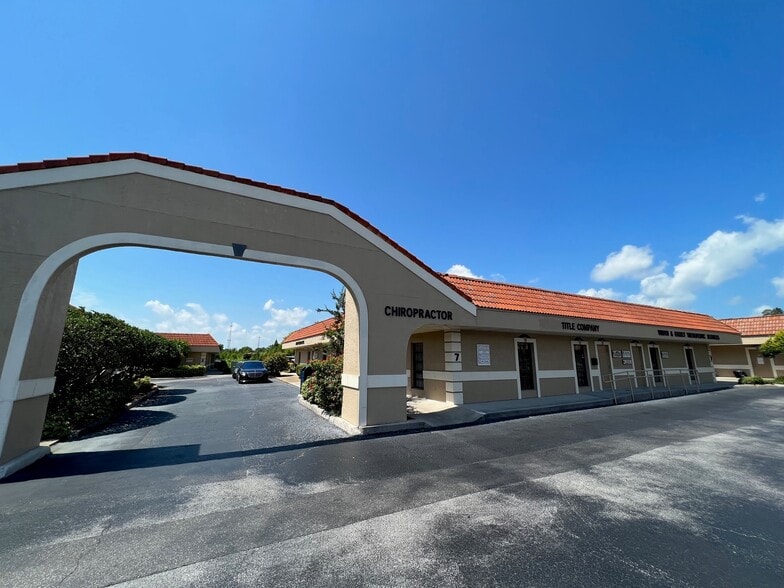 2323 Curlew Rd, Dunedin, FL 34698