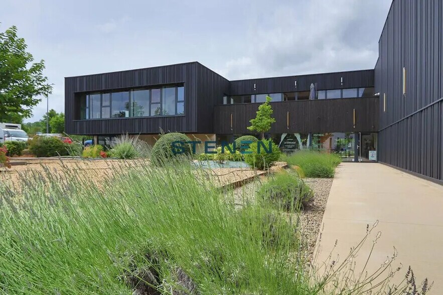 Office in Aix-en-Provence for lease - Building Photo - Image 1 of 7