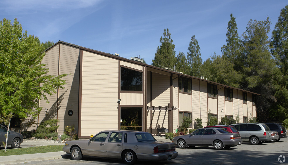 24 Happy Valley Rd, Pleasanton, CA for lease - Primary Photo - Image 1 of 5