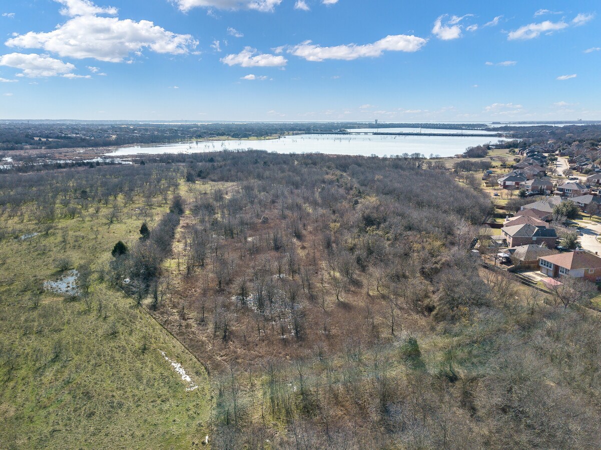 7404 Liberty Grove Rd, Rowlett, TX 75089