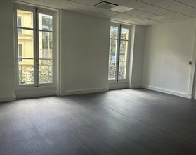 Office in Paris for lease Interior Photo- Image 2 of 5