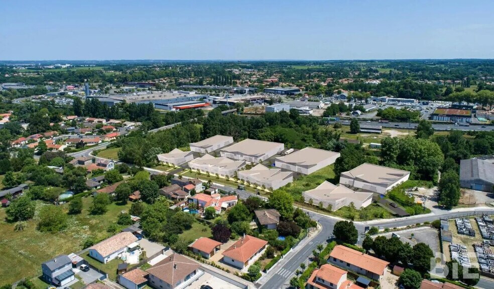 Flex in Carbon-Blanc for sale - Building Photo - Image 2 of 4