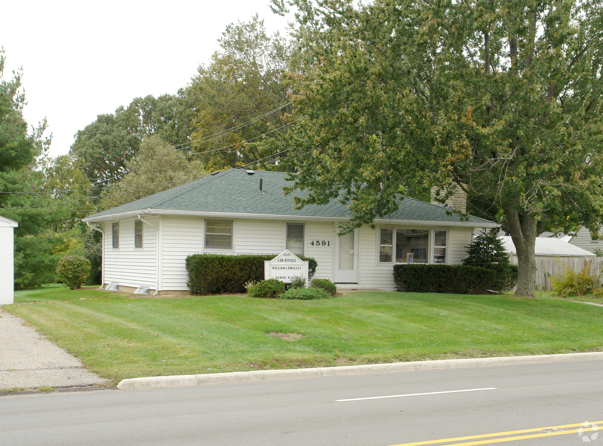 4591 Indianola Ave, Columbus, OH for sale Building Photo- Image 1 of 1