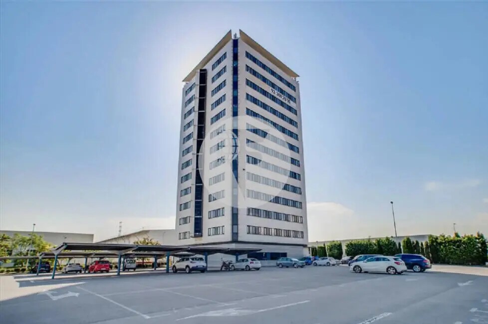 Office in Santa Perpètua de Mogoda, Barcelona for lease Primary Photo- Image 1 of 2