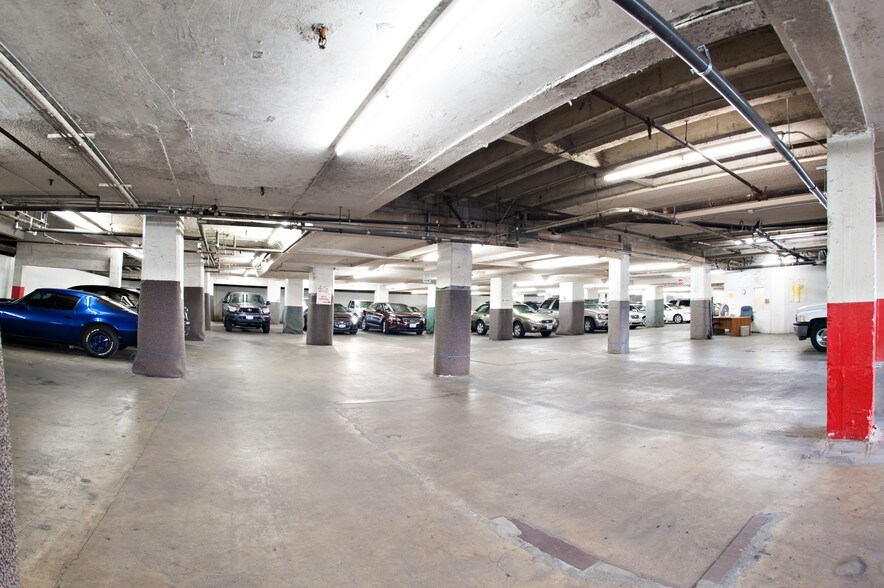 2014 Tulare St, Fresno, CA 93721