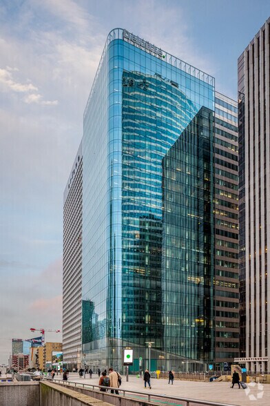 Office in 77 Esplanade Du Général De Gaulle, Puteaux for lease - Building Photo - Image 3 of 3