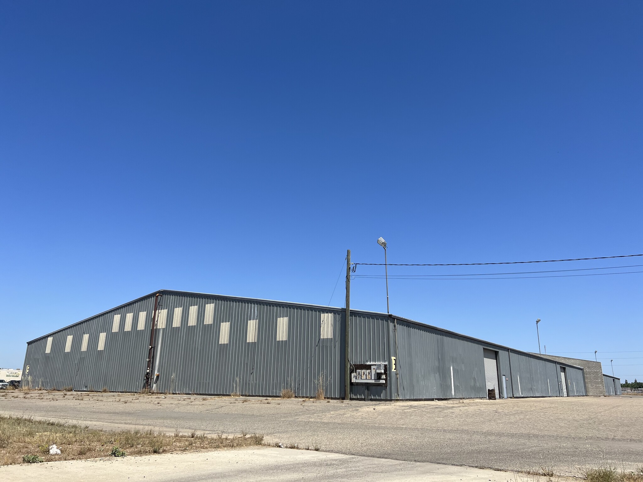 2925 S Maple Ave, Fresno, CA for lease Building Photo- Image 1 of 5